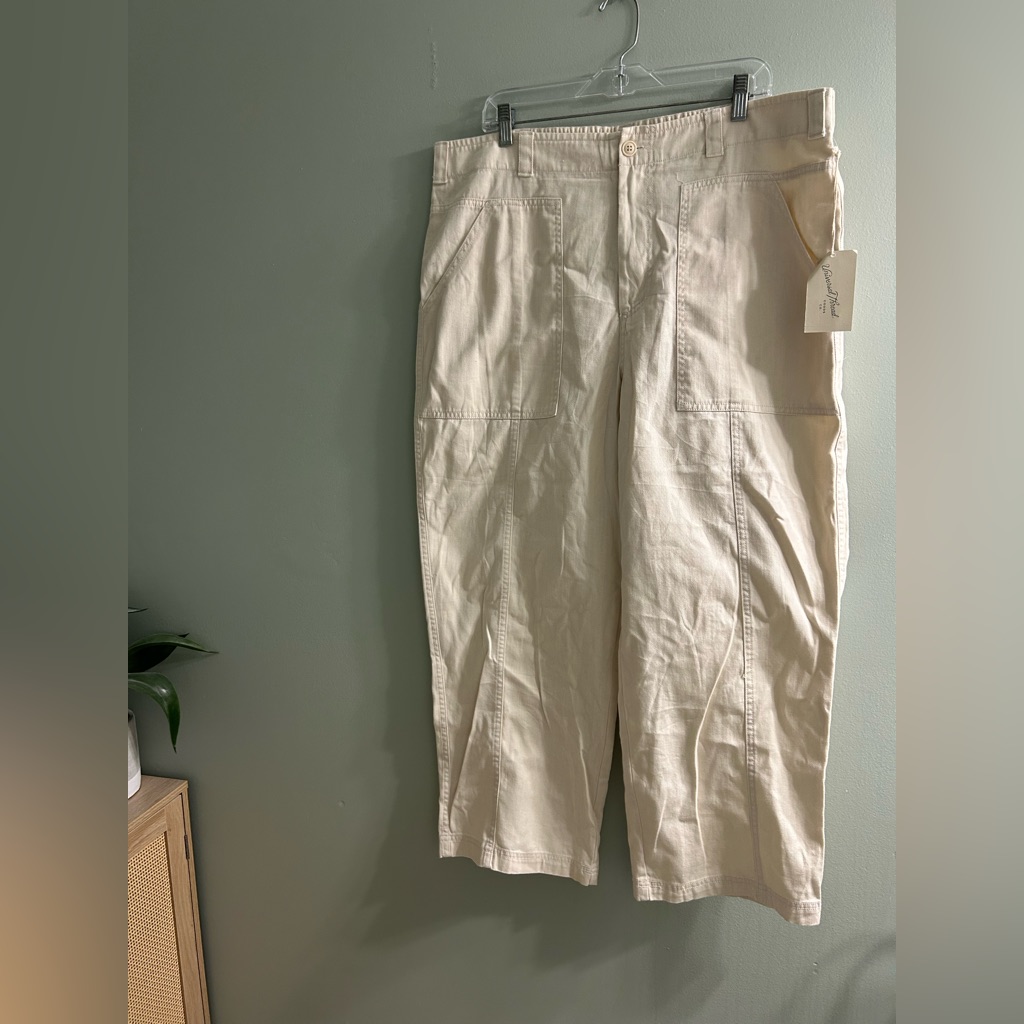 Universal Threads Wide Leg Cropped Utility Style Cotton Pants Cream Off White